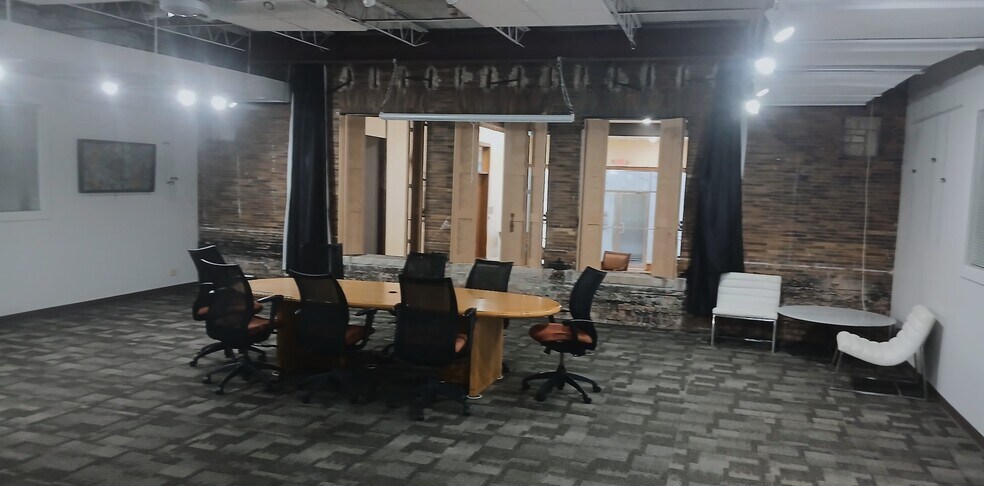 More Photos Of 1 E Benton St, Aurora Office For Lease