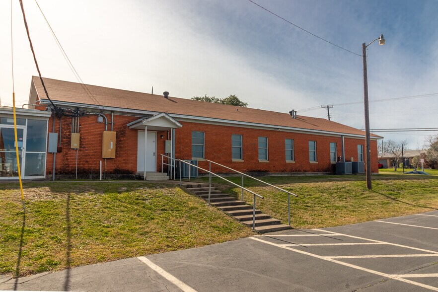 More Photos Of 906 Trimmier Rd, Killeen Religious Facility For Sale