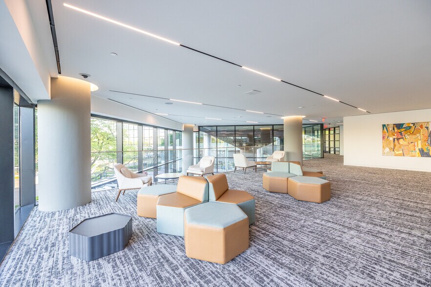 More Photos Of 820 Gessner Rd, Houston Office For Lease