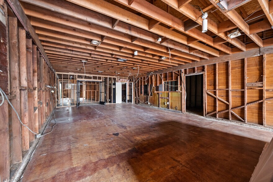 More Photos Of 4569 Whittier Blvd, East Los Angeles Storefront For Sale