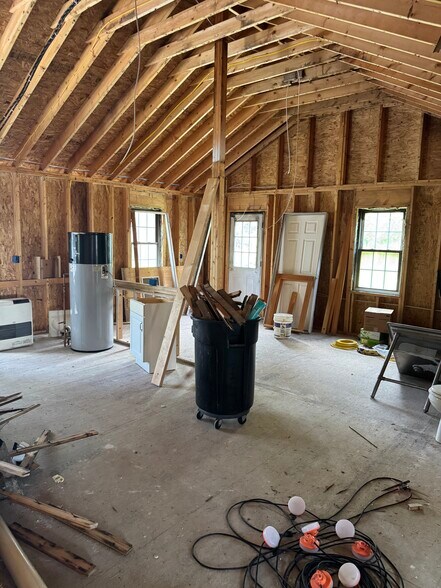 More Photos Of 51 Ossie Rd, East Middlebury Freestanding For Sale