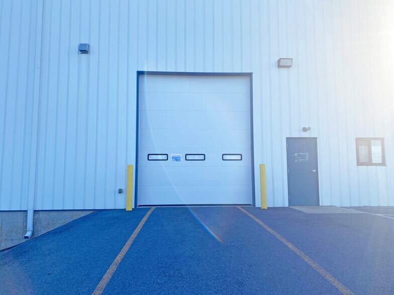 More Photos Of 716 Airport Rd, Palmyra Distribution For Lease