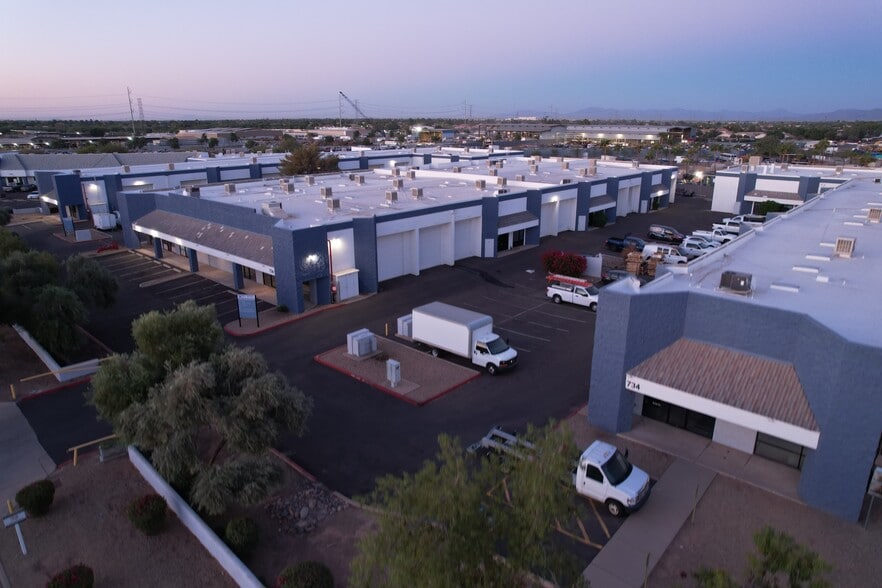 More Photos Of 700 N Golden Key St, Gilbert Unknown For Lease