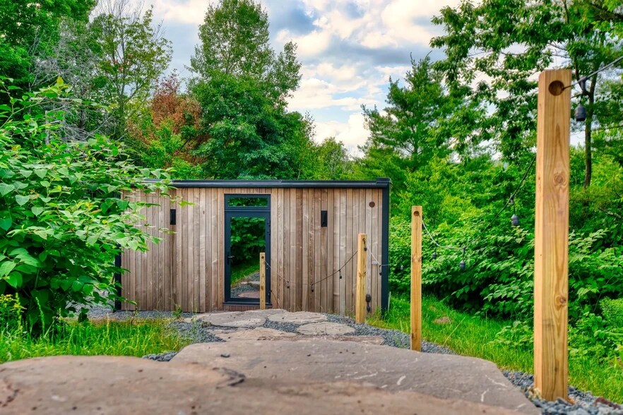 More Photos Of 218 NY-296, Windham Hotel For Sale