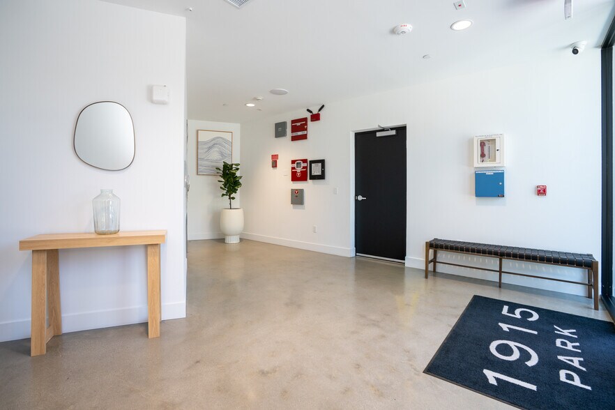 More Photos Of 1915 Park Avenue, Los Angeles Apartments For Sale