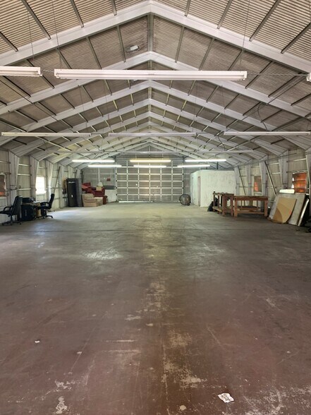 More Photos Of 11118 S Cleveland Ave, Fort Myers Warehouse For Lease