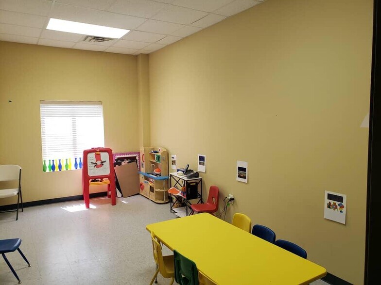 More Photos Of 6603 Langham Dr, Houston Religious Facility For Lease