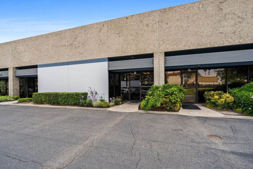 More Photos Of 1200 N Jefferson St, Anaheim Showroom For Sale