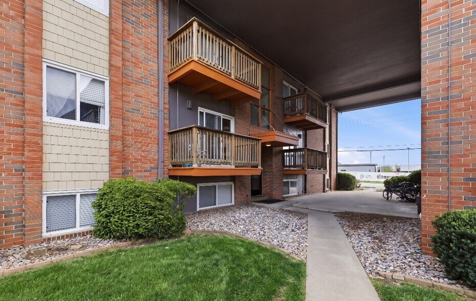 More Photos Of 6212 Slater St, Merriam Apartments For Sale