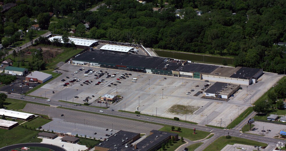 More Photos Of 6050 W Ridge Rd, Gary Unknown For Lease