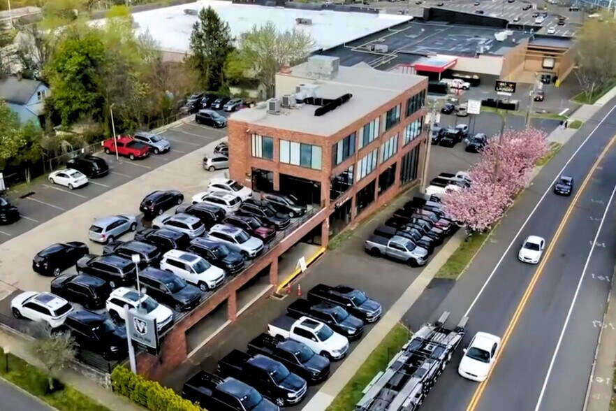 More Photos Of 360 Tunxis Hill Rd, Fairfield Auto Dealership For Sale