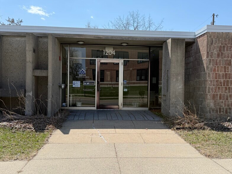 More Photos Of 1204 7th St S, Saint Cloud Office For Sale
