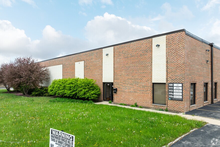 More Photos Of 501-515 S Vermont St, Palatine Warehouse For Lease