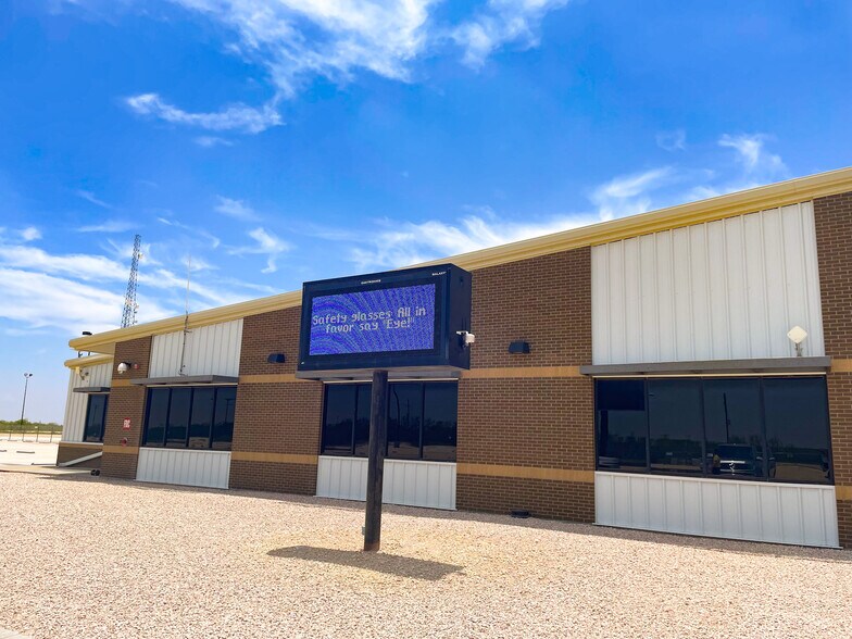 More Photos Of 2625 Co 180 rd, Garden City Manufacturing For Sale