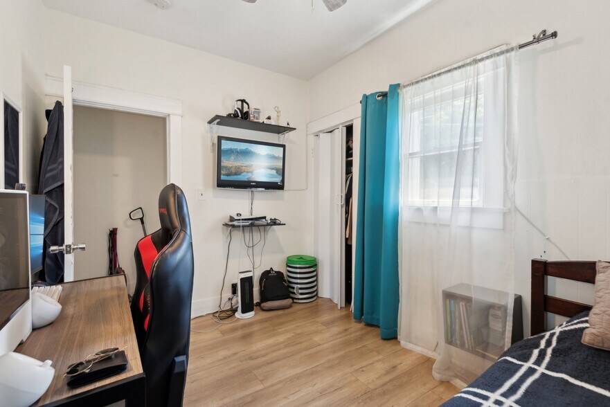 More Photos Of 426 Ivy St, Glendale Apartments For Sale