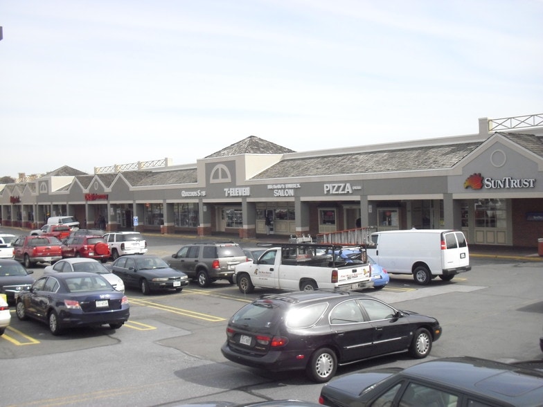 Primary Photo Of 4550-4616 Kenmore Ave, Alexandria Unknown For Lease