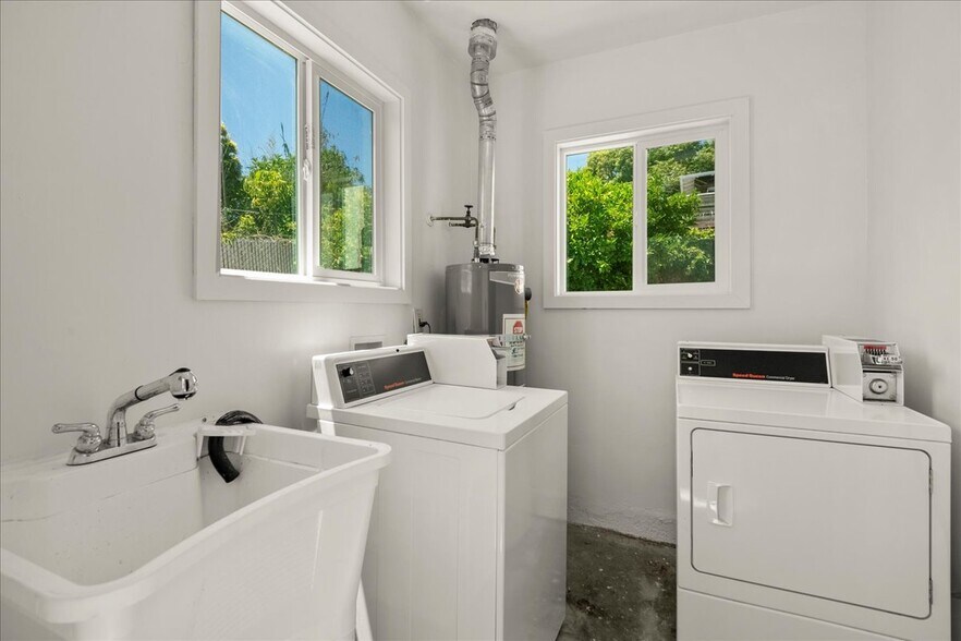 More Photos Of 2231 E 28th St, Oakland Apartments For Sale