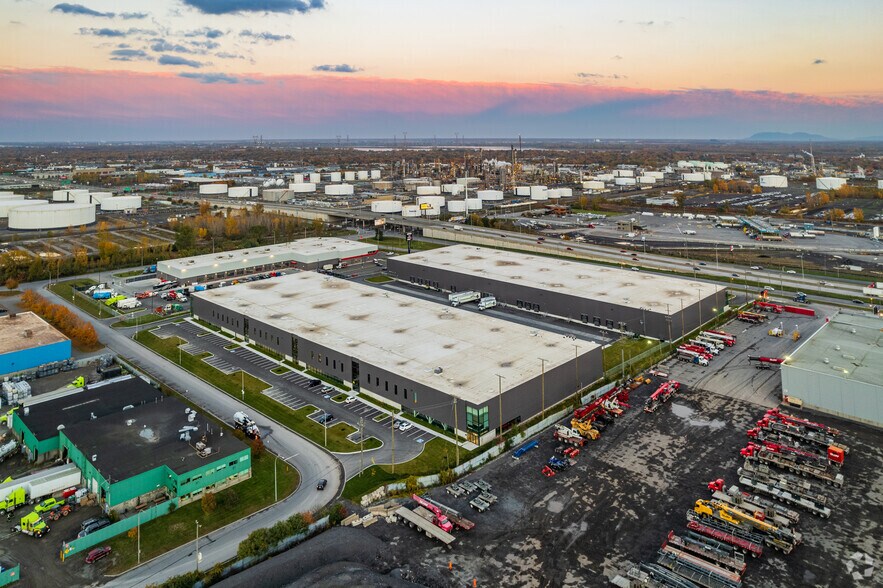 More Photos Of 11235 Boul Métropolitain E, Montréal Distribution For Lease