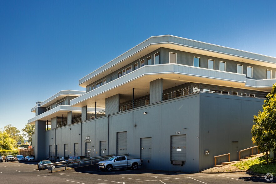 More Photos Of 2201-2207 NE Columbia Blvd, Portland Office For Lease