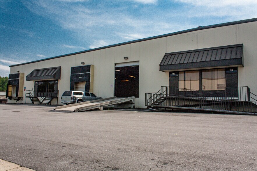 More Photos Of 3209 Wellington Ct, Raleigh Warehouse For Lease