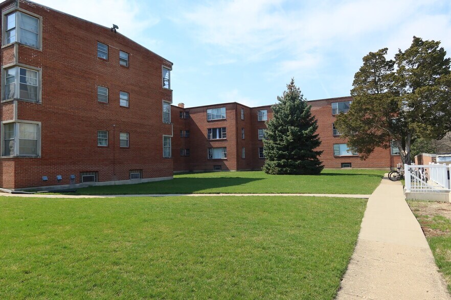 More Photos Of 602-606 W Le Fevre Rd, Sterling Apartments For Sale