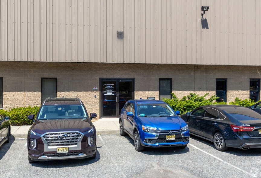 More Photos Of 1875 Swarthmore Ave, Lakewood Warehouse For Lease