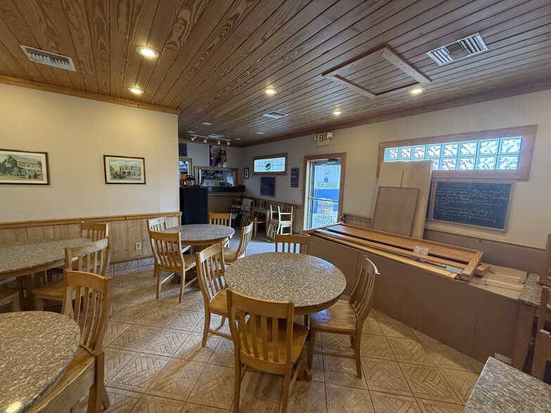 More Photos Of 903 Pinellas Ave S, Tarpon Springs Freestanding For Sale