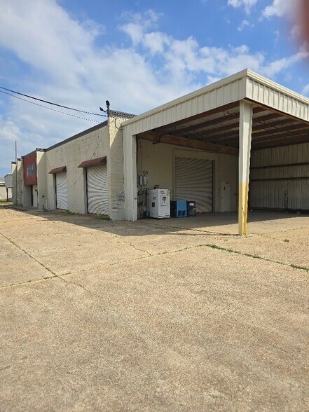 More Photos Of 1431 MS-69 S, Columbus Industrial For Lease