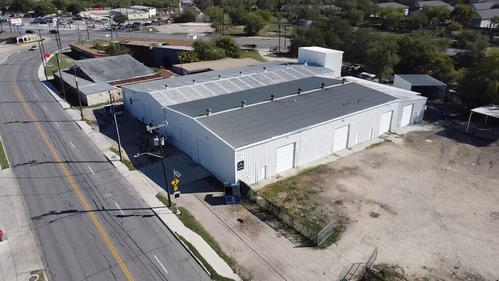 More Photos Of 2833 Roosevelt Ave, San Antonio Warehouse For Lease