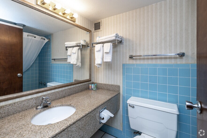 More Photos Of 2306 E Main St, Albert Lea Hospitality For Sale