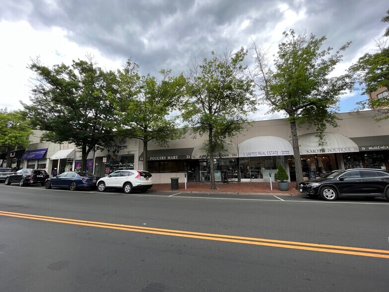 More Photos Of 27-33 Middle Neck Rd, Great Neck Storefront For Lease