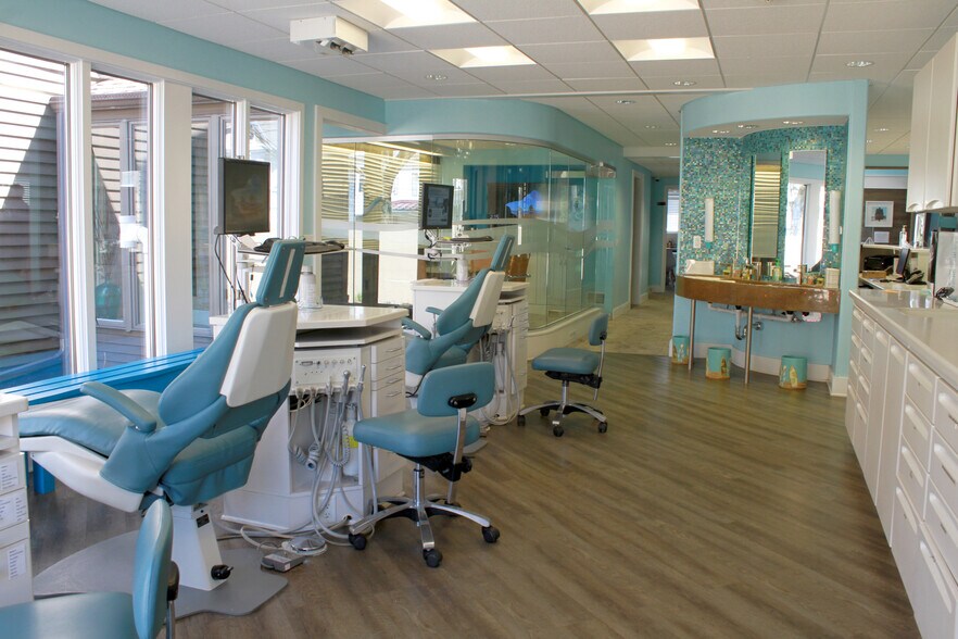 More Photos Of 400 E Main St, Mechanicsburg Office Residential For Sale