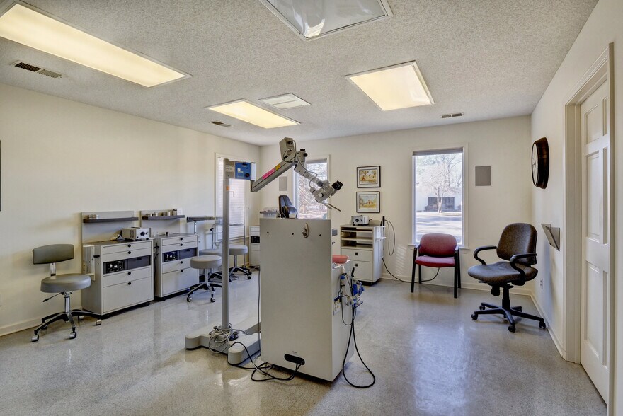 More Photos Of 14 Medical Center Dr SW, Supply Medical For Sale