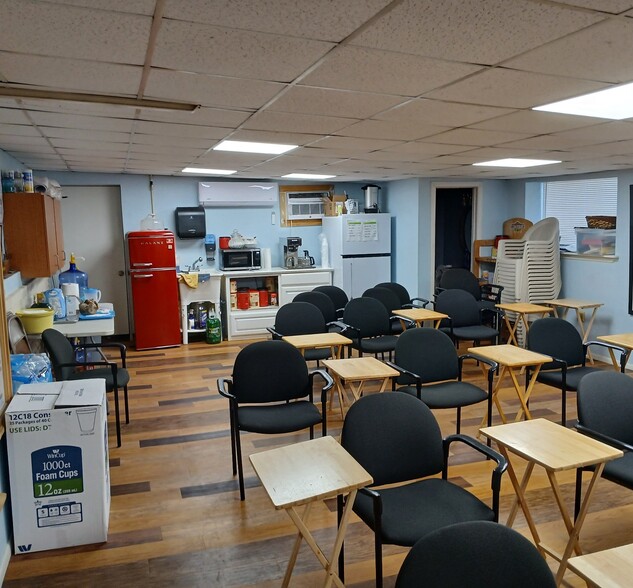 More Photos Of 40344 Highway 290 Business, Waller General Retail For Sale