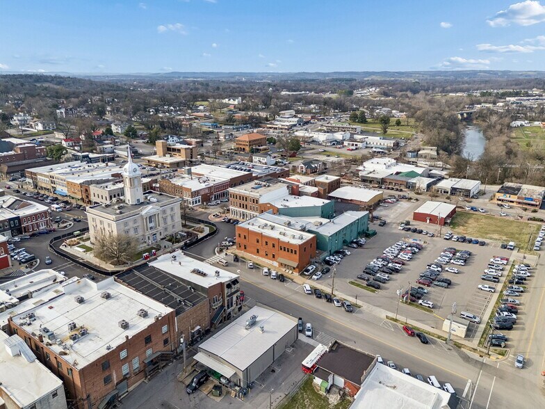 More Photos Of 109 E 6th St, Columbia Storefront For Sale