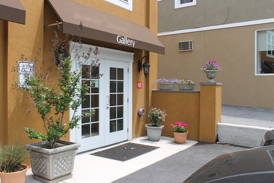 More Photos Of 1039 W Lancaster Ave, Bryn Mawr Storefront Retail Office For Sale