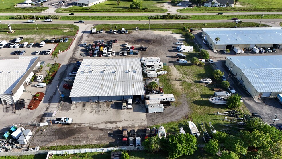 More Photos Of 1044 NE Pine Island Rd, Cape Coral Warehouse For Lease