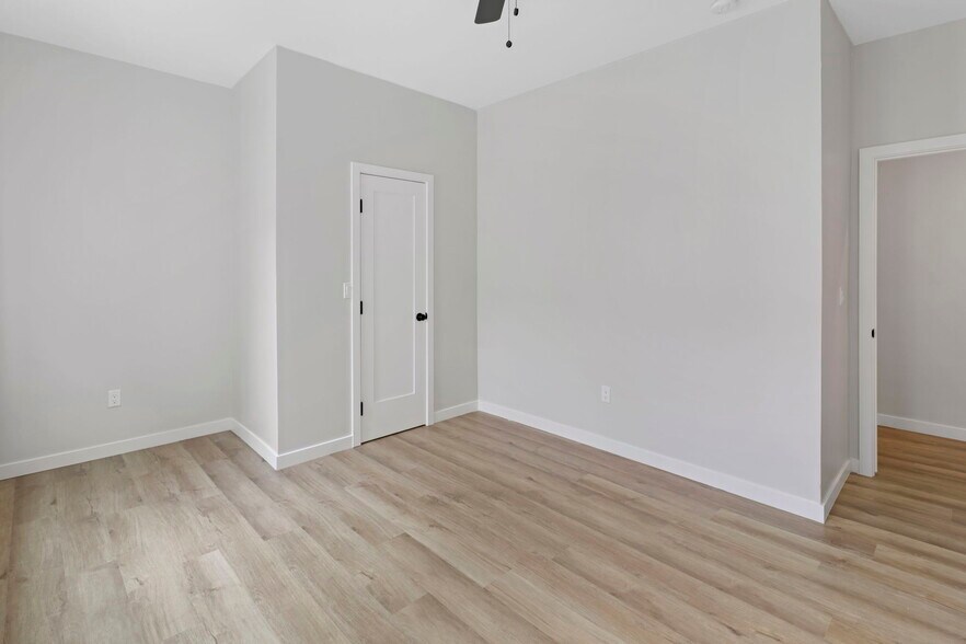 More Photos Of 1827 E 4th St, Long Beach Apartments For Sale