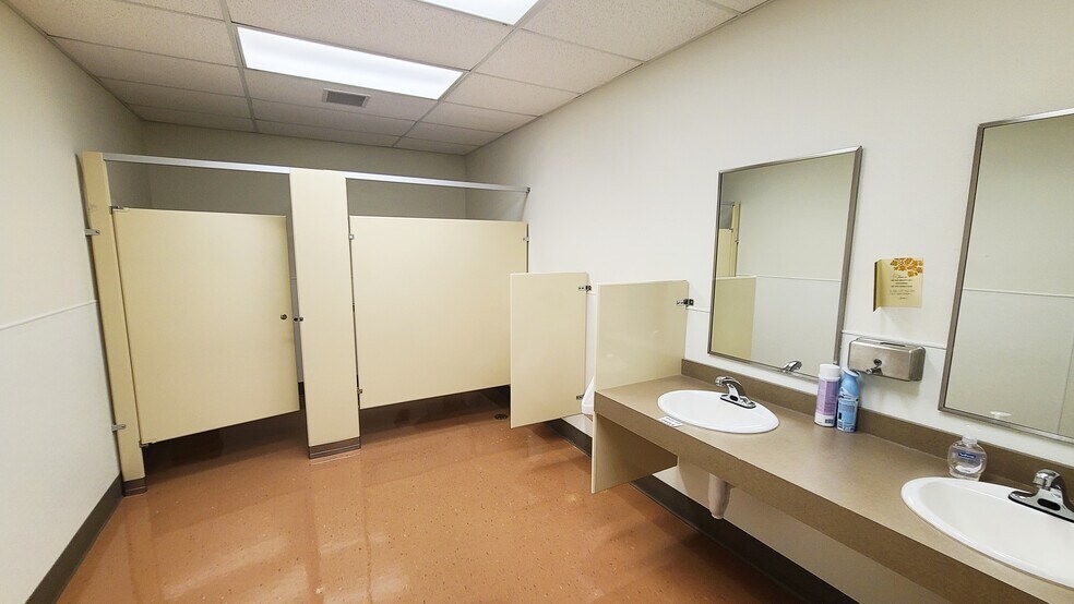 More Photos Of 710 W 8th St, Fort Scott Office For Sale