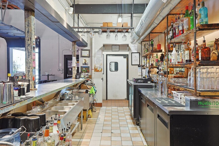 More Photos Of 2925 Race St, Fort Worth Restaurant For Lease