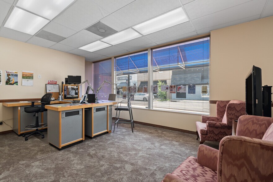 More Photos Of 531 Central Ave, Laurel Flex For Sale