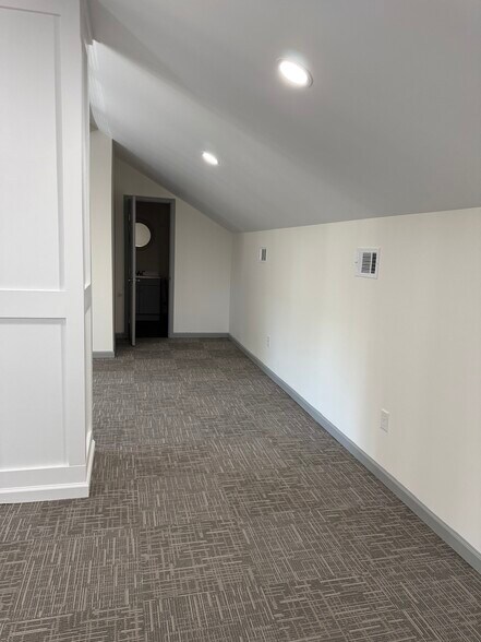 More Photos Of 7373 Hodgson Memorial Dr, Savannah Office For Lease
