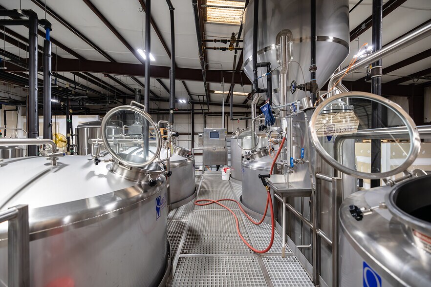 More Photos Of 110 Greenfield St, Wilmington General Retail For Sale