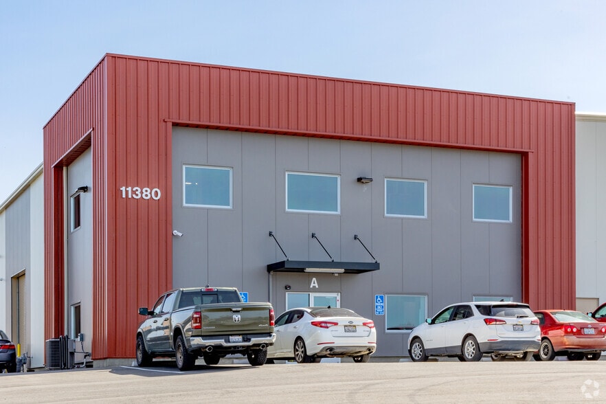 More Photos Of 11380 Commercial Pky, Castroville Distribution For Lease