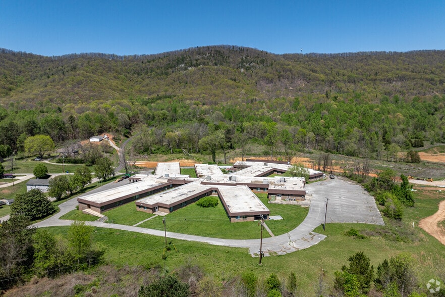 More Photos Of 240 Hannah Rd, Harriman Rehabilitation Center For Sale