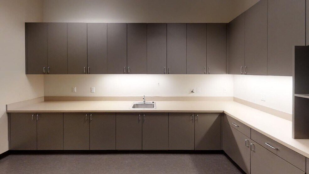 More Photos Of 351 Elliott Ave W, Seattle Unknown For Lease