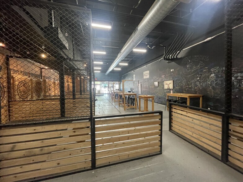 More Photos Of 314 E Hickory St, Denton Freestanding For Lease