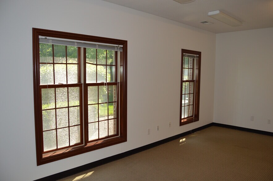 More Photos Of 128 County Line Rd, Westerville Office For Lease