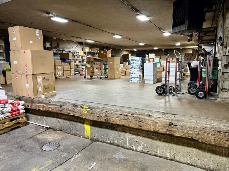 More Photos Of 2800 Penn Ave, Pittsburgh Showroom For Sale