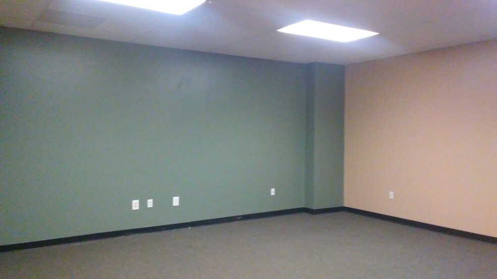 More Photos Of 55 S State Ave, Indianapolis Flex For Sale